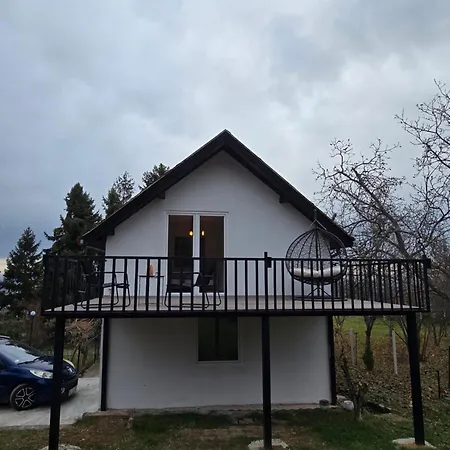 Vikendica U Banostoru *